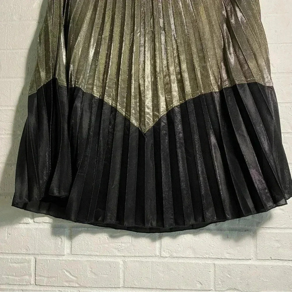Black & Gold MIDI Skirt Pleated Size Medium Party Wedding Stretch Waist Shiny - Picture 8 of 9